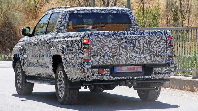 Mitsubishi Triton phiên bản mới tiếp tục xuất hiện: To hơn mọi mặt, có khả năng có phiên bản hybrid - Ảnh 3.