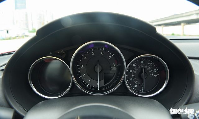 Mazda MX-5 2022 - Phiên bản mui trần độc bản, có giá hàng tỷ đồng, chỉ có 2 chỗ ngồi dành cho các tín đồ của dòng xe tại Việt Nam - Hình 8.