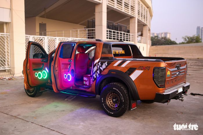 Ford Ranger được nâng cấp hệ thống âm thanh với chi phí hơn 400 triệu, trời sao như Rolls-Royce - Ảnh 3.