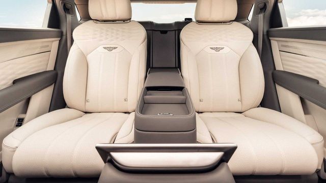 Trải nghiệm ghế ngồi siêu sang trọng trên xe Bentley - Ảnh số 3.
