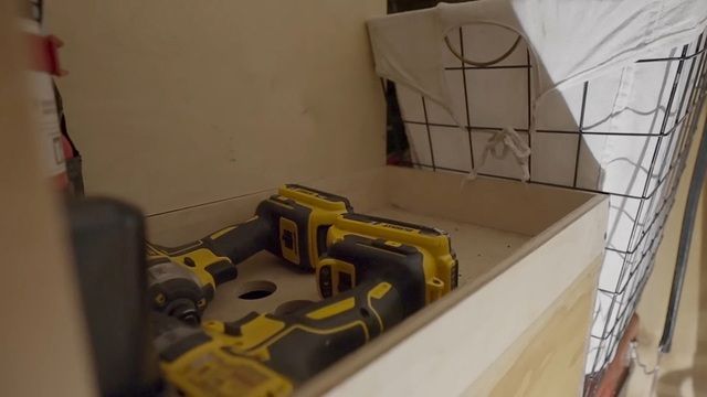 Xe tải đã được chuyển đổi thành một căn nhà di động, trang bị đầy đủ tiện nghi như một khu nghỉ dưỡng, kèm theo giếng trời - Ảnh 15.