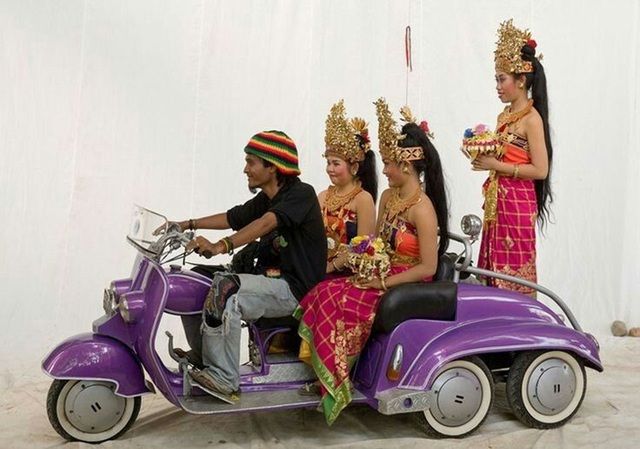 Biến hóa độc đáo trên chiếc Vespa: Từ xe tăng, xe một bánh đến việc sáng tạo với thân tre... - Hình 11.
