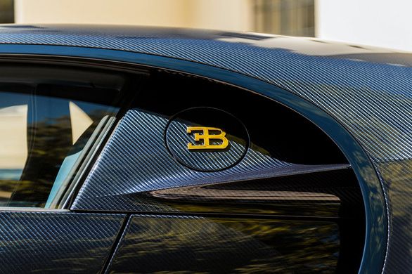 Bugatti dùng vàng 24K lần đầu trang trí siêu xe - Ảnh 3.