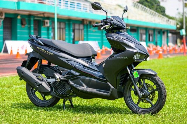 Theo dấu chân của Honda Vision, SH, mẫu xe hot này của Honda cũng đang giảm giá mạnh.