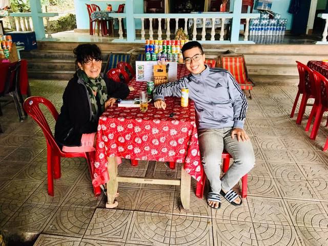 Phải nghỉ học vì sức khỏe yếu, Nguyễn Hồng Quân, 26 tuổi, dành trọn tâm huyết để tổ chức tour xe máy khám phá Huế.