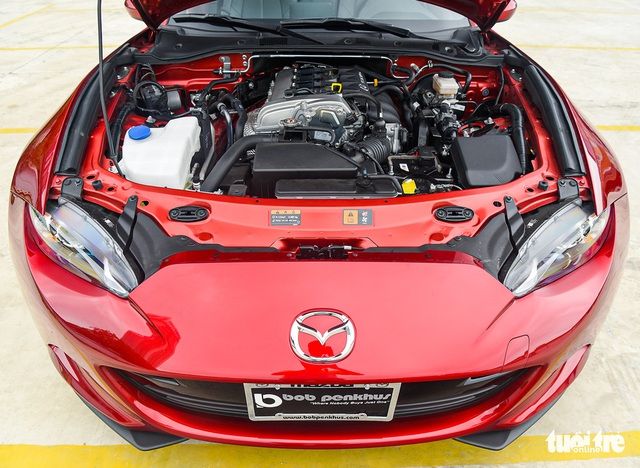 Mazda MX-5 2022 - Phiên bản mui trần độc bản, có giá hàng tỷ đồng, chỉ có 2 chỗ ngồi dành cho các tín đồ của dòng xe tại Việt Nam - Hình 13.