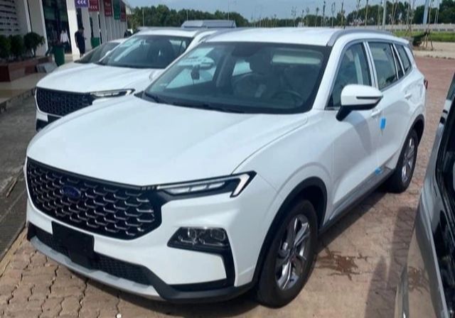 Ford Territory 2022 tiếp tục xuất hiện tại Việt Nam: Đại lý cam kết giao xe vào tháng 10, giá từ 799 triệu đồng, cạnh tranh với Tucson và Sportage - Ảnh 3.