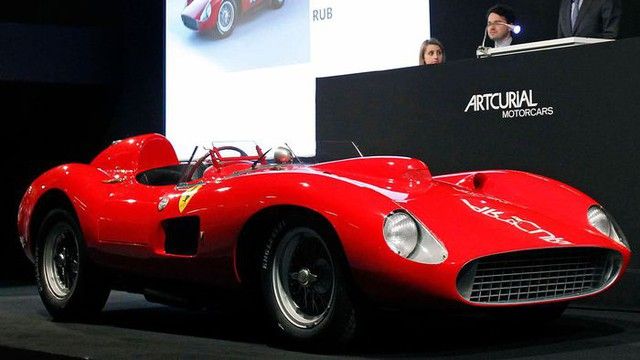 Lionel Messi và chiếc Ferrari 335 S Spider Scaglietti 1957 - Hình 2.