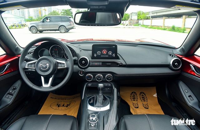Mazda MX-5 2022 - Phiên bản mui trần độc bản, có giá hàng tỷ đồng, chỉ có 2 chỗ ngồi dành cho các tín đồ của dòng xe tại Việt Nam - Hình 6.