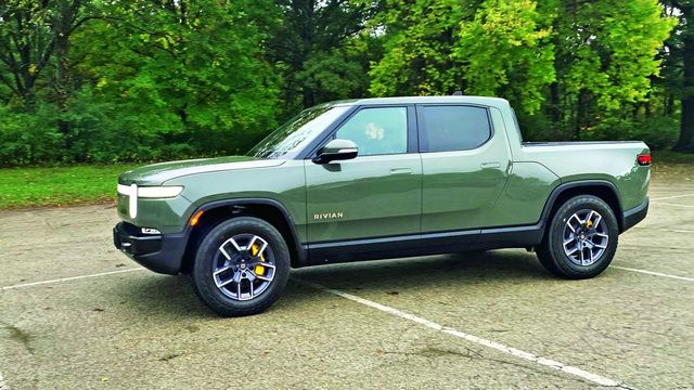 Công ty sản xuất xe điện Rivian đang phải đối mặt với tổn thất 1,7 tỷ USD trong quý thứ hai, theo CNN. Mặc dù vậy, một số chuyên gia tin rằng đây không phải là điều đáng lo ngại.