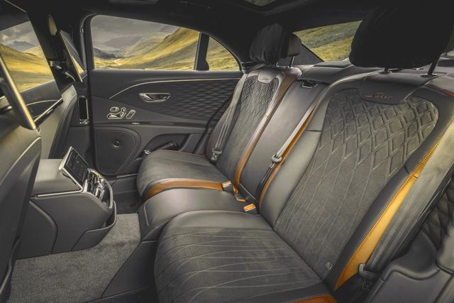 Ảnh chi tiết của Bentley Flying Spur Speed - dòng sedan 4 cửa nhanh nhất - Ảnh 4.