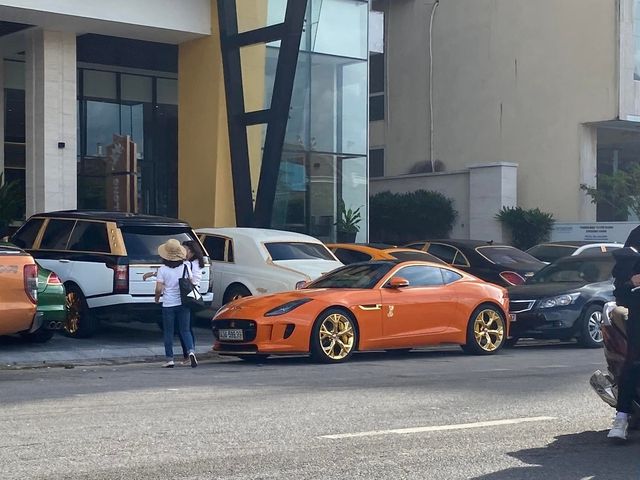 Ảnh 4: Ferrari F8 Spider được độ ngoại thất tiền tỷ, trở thành phiên bản độc đáo nhất tại Việt Nam, với bộ mâm là điểm nhấn chính