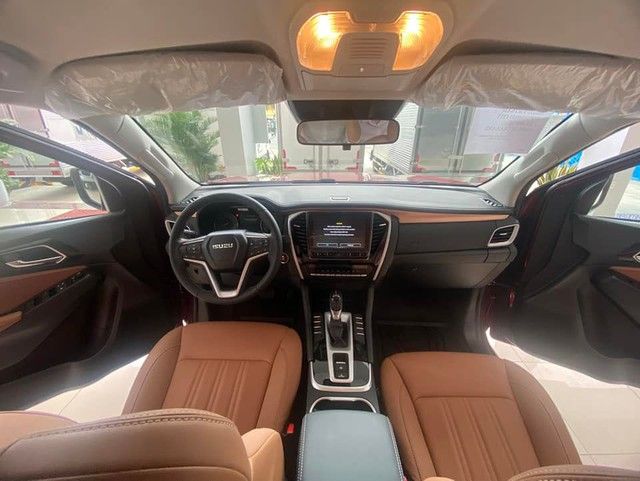 Isuzu mu-X 2022 đã đổ về đại lý trước ngày ra mắt: Giá từ 870 triệu đồng, là mức giá rẻ nhất trong phân khúc SUV cỡ trung - Hình 5.