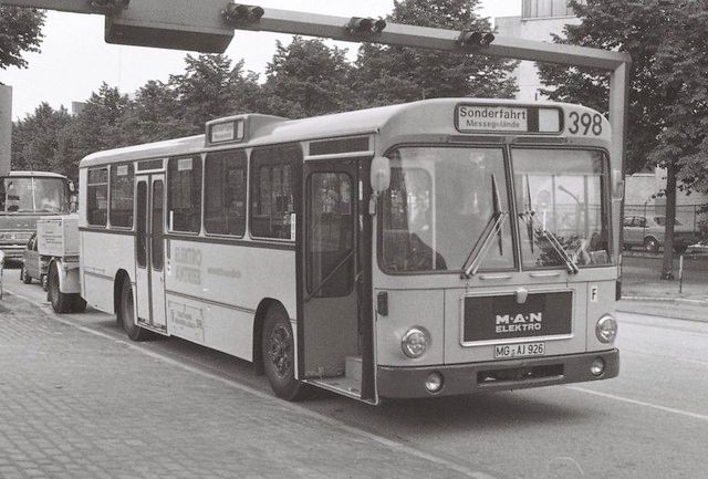 VinBus không chỉ khác biệt so với xe buýt truyền thống ở điểm này nhỏ nhặt - Ảnh 4.