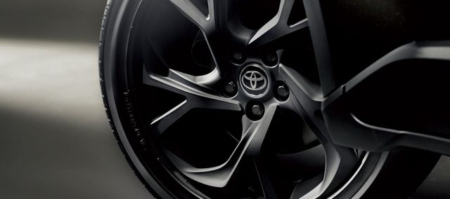 Toyota C-HR đang được nâng cấp với 2 phiên bản mới - Hình 2.