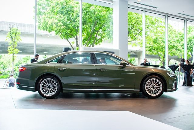 Audi A8L 2022 chính thức ra mắt tại Việt Nam - Sức mới với giá khoảng 6 tỷ đồng, nhiều trang bị độc đáo cạnh tranh với S-Class, 7-Series - Ảnh 4.