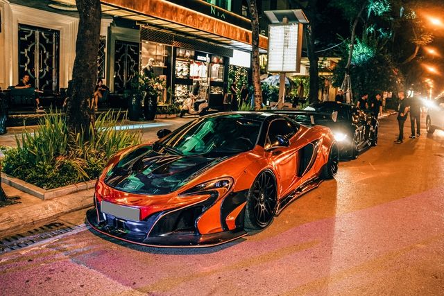 Đoàn xe trăm tỷ tụ hội tại Hà Nội: McLaren 650S Spider được độ thân rộng, Ford Mustang GT nằm sát đường gây sự chú ý - Hình 2.