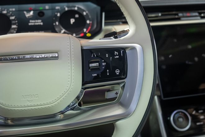 Hình ảnh về hệ thống an toàn hiện đại trên Range Rover 2022