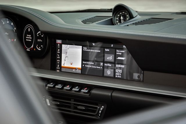 Đánh giá chi tiết Porsche 911 Targa 4S - Siêu xe mui trần cho những người đam mê lái xe, có giá hàng chục tỷ đồng tại Việt Nam - Ảnh 12.