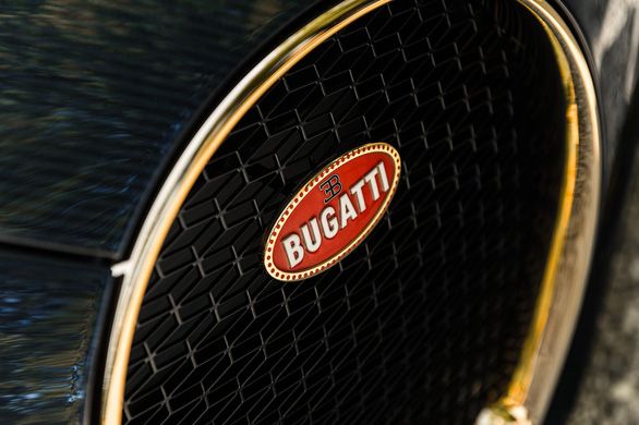Bugatti dùng vàng 24K lần đầu trang trí siêu xe - Ảnh 4.