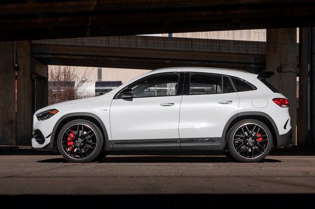  Mercedes-AMG GLA 45 S 2022 chính hãng có giá hơn 3,4 tỷ đồng tại Việt Nam - SUV nhỏ sử dụng động cơ 2.0L mạnh nhất trên thế giới - Ảnh 4.