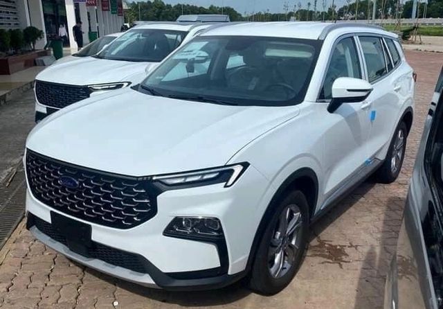Ford Territory sẽ sớm xuất hiện tại thị trường Việt Nam với lần đầu tiên hé lộ nội thất: Đầy công nghệ tiên tiến, chỉ cần giá hợp lý sẽ tạo nên hiệu ứng trước Sportage và Tucson - Hình 5.
