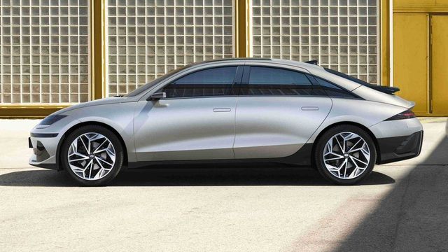Hyundai Ioniq 6 ra mắt: Hơn 600 km di chuyển mới cần sạc, triển vọng lớn tại Việt Nam - Ảnh 14.