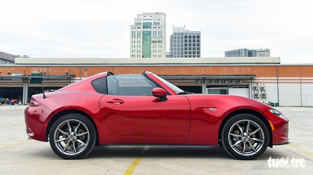 Mazda MX-5 2022 - Phiên bản mui trần độc bản, có giá hàng tỷ đồng, chỉ có 2 chỗ ngồi dành cho các tín đồ của dòng xe tại Việt Nam - Hình 3.