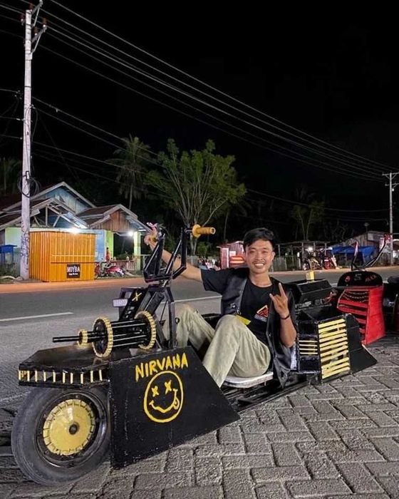 Biến tấu không giới hạn trên xe Vespa: Hóa thành xe tăng, xe 1 bánh, sử dụng thân tre... - Hình 5.