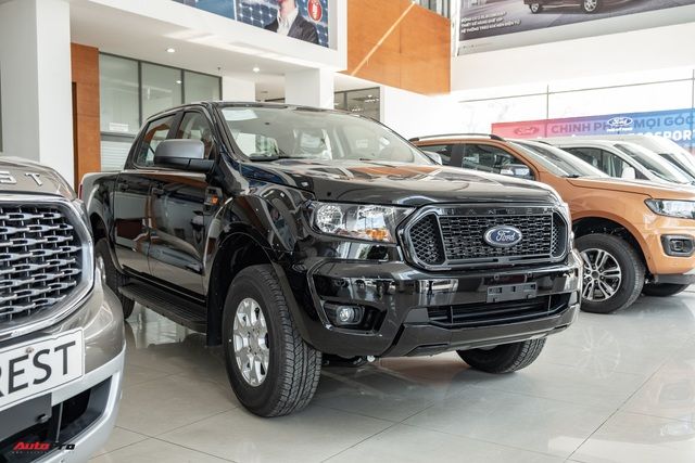 Gọi lại hơn 1.400 xe Ford Ranger tại Việt Nam do vấn đề liên quan đến kính chắn gió - Ảnh 1.