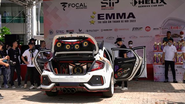 Bữa tiệc âm nhạc siêu xe tại TP.HCM: VinFast VF e34 thu hút mọi ánh nhìn, Ranger Raptor trang bị hệ thống âm thanh trị giá 1,8 tỷ đồng - Ảnh 4.