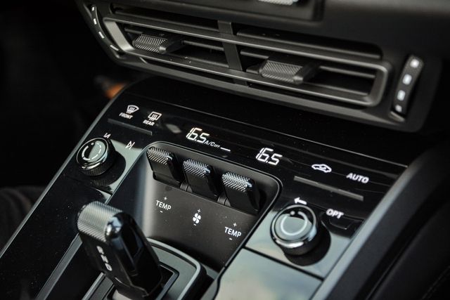 Đánh giá chi tiết Porsche 911 Targa 4S - Siêu xe mui trần cho những người đam mê lái xe, có giá hàng chục tỷ đồng tại Việt Nam - Ảnh 14.