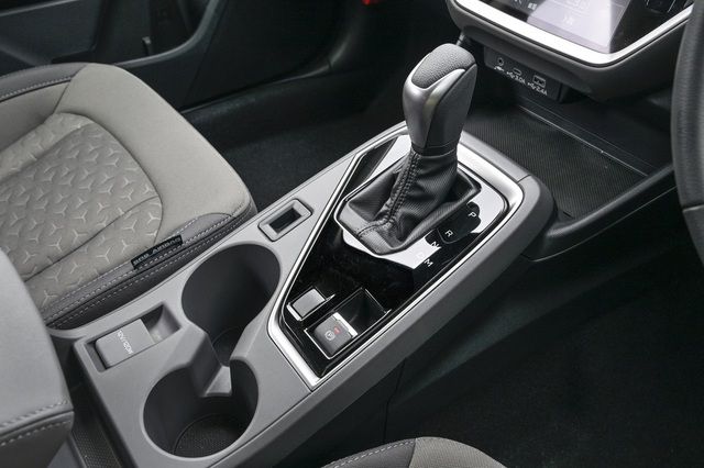 Subaru Crosstrek phiên bản mới ra mắt: Thiết kế tiên tiến, công nghệ cũ - Hình 7.