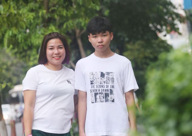 Chuyện chưa kể về những đứa con có ba, mẹ là tài xế xe công nghệ - Ảnh 2.