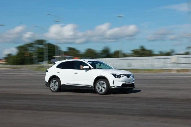VinFast giới thiệu công nghệ trợ lái tiên tiến: Xe tự lái ở tốc độ 120km/h, giải phóng vô lăng - Ảnh 2.