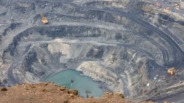 Lithium - 'Vàng trắng' là thách thức sống còn với các ông lớn trong cuộc đua ô tô điện - Ảnh 1.