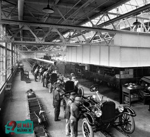 100 chuyên gia kỹ thuật đi giày cao gót, mặc váy, đeo túi xách: Góc cua đặc biệt trong ngành xe - Ảnh 9.