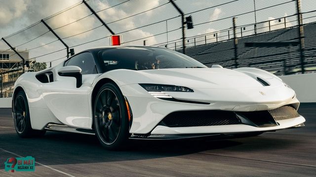 Lamborghini, Ferrari trước sự im lặng đáng sợ của xe điện: Khi siêu xe trở thành phương tiện hàng ngày - Ảnh 2.