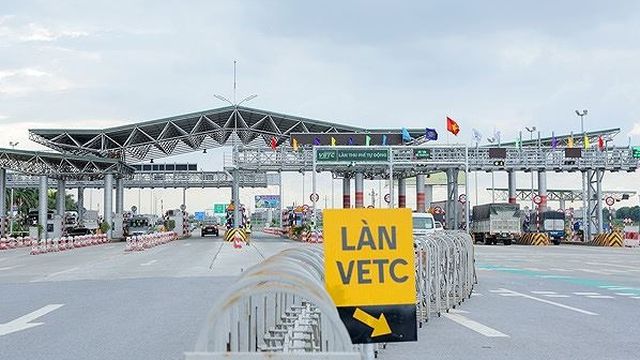 4 sai lầm cần tránh khi đi qua trạm thu phí không dừng, tài xế ô tô cần chú ý để tránh bị phạt - Hình 1.