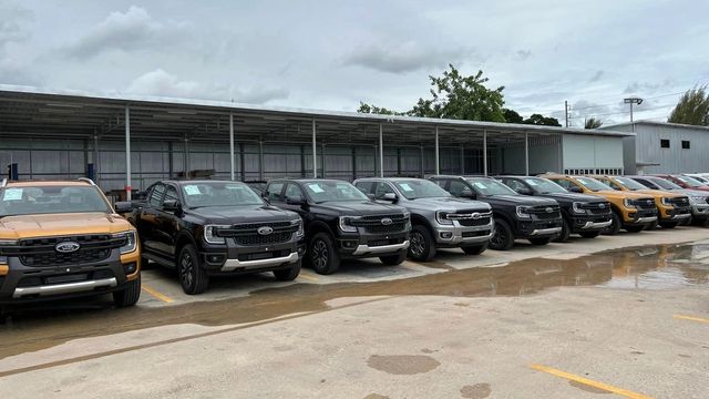 Ford Ranger 2023 chinh phục thị trường Việt Nam với 9 phiên bản - Cạnh tranh đầy thách thức với Hilux, Triton - Ảnh 1.