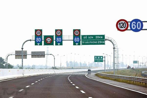 Kinh nghiệm lái xe trên cao tốc - 10 lỗi thường gặp của tài xế