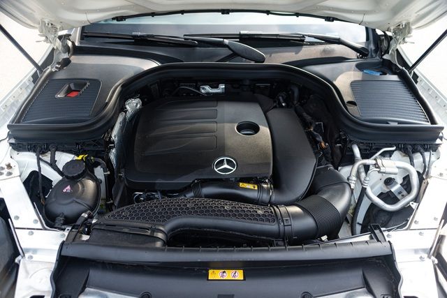 ‘Rất hiếm’ Mercedes-Benz GLC 300 Coupe 2 năm tuổi đang được bán lại với giá gần 2,7 tỷ đồng - Ảnh 16.
