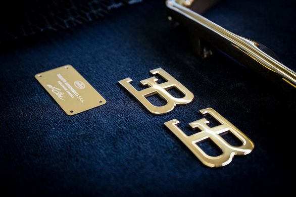 Bugatti sử dụng vàng 24K để trang trí siêu xe - Ảnh 1.