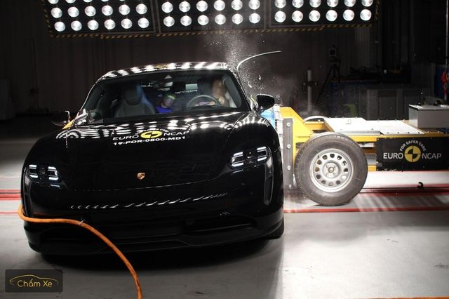 Đánh giá Porsche Taycan: Pin sạc đầy, có thể đi được gần 500km, với một lựa chọn có thể làm bạn say mê - Ảnh 21.