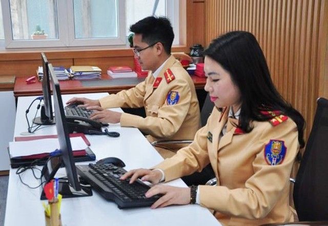 Cần có biện pháp mạnh mẽ đối với hành vi làm mờ biển số xe - Ảnh 1.