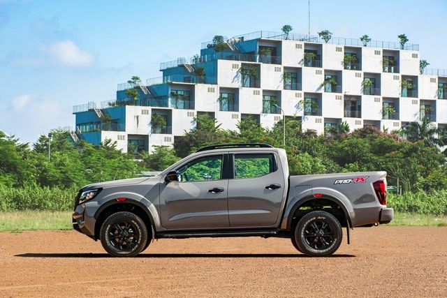 Đánh giá Nissan Navara 2022: Thay đổi hoàn toàn với động cơ mới và lốp cải tiến - Ảnh 4.