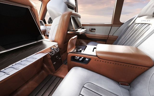 Sự tinh tế của Rolls-Royce Cullinan được nâng lên với gói độ từ Carlex Design - Hình 6.