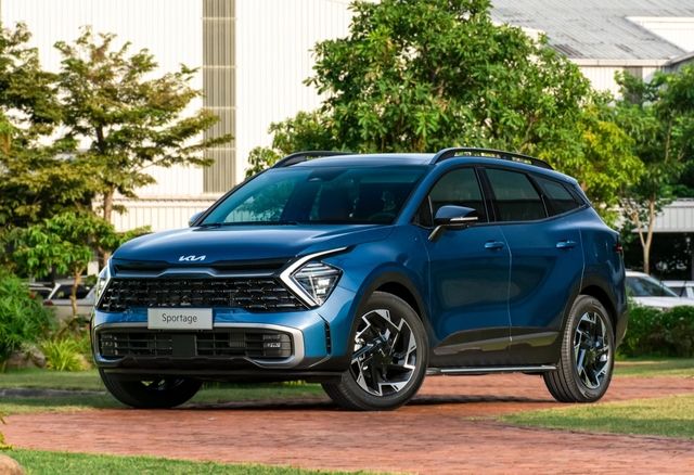 Danh sách các mẫu xe mới nâng cấp lọt vào top 5 Car Choice Awards: Civic dẫn đầu phân khúc xe thông thường, C-Class được các phụ nữ và gia đình yêu thích - Ảnh 2.