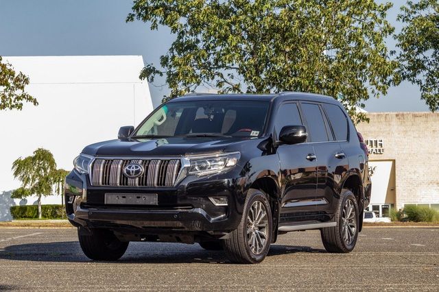 Cuồng Toyota, chủ xe đã kỳ công độ Lexus GX 460 thành Land Cruiser Prado - Ảnh 1.