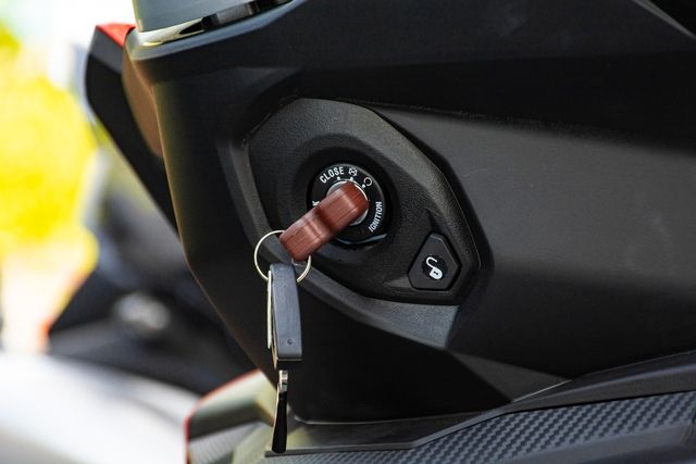 Xe tay ga địa hình Aprilia SR GT 200 chào đón người tiêu dùng Việt Nam với mức giá từ 97 triệu, là đối thủ đáng gờm của Honda ADV 160 - Ảnh 10.